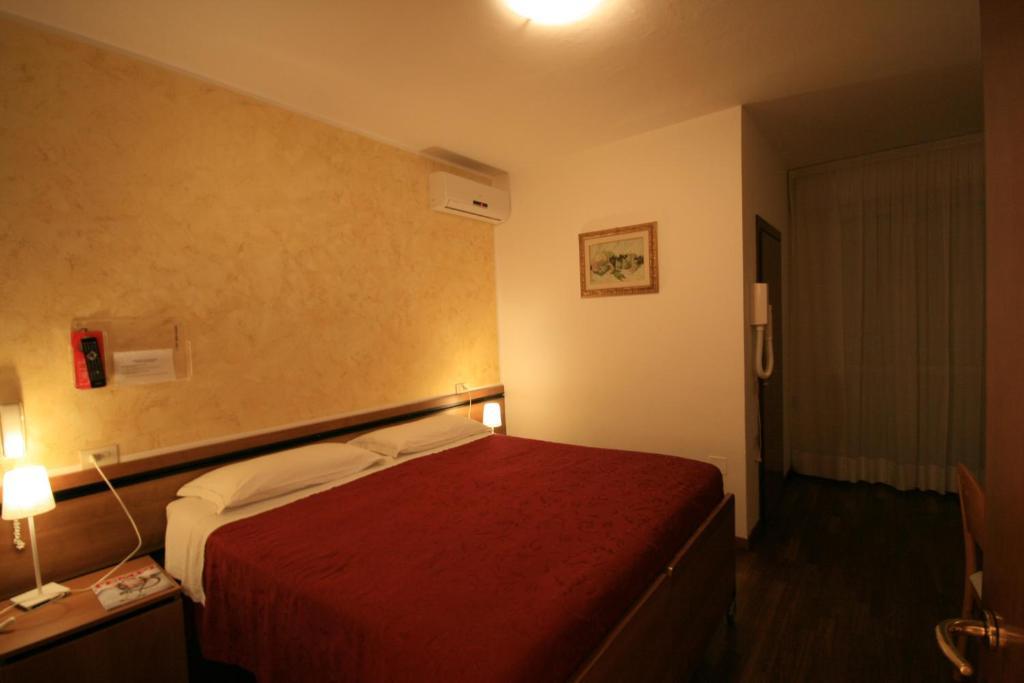 Albergo Centopini Gemmano Habitación foto